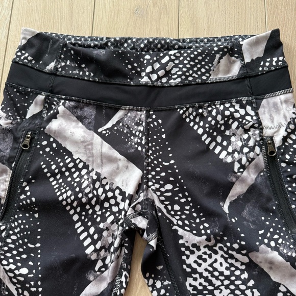 Lululemon Inspire Tight II Mesh Full-On Luxtreme
Static Mist White Black Size 8 - Picture 9 of 15